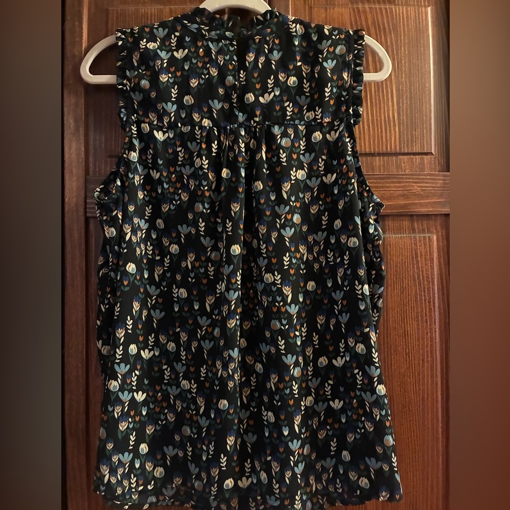 Floral Sleeveless Top - Navy Multicolor